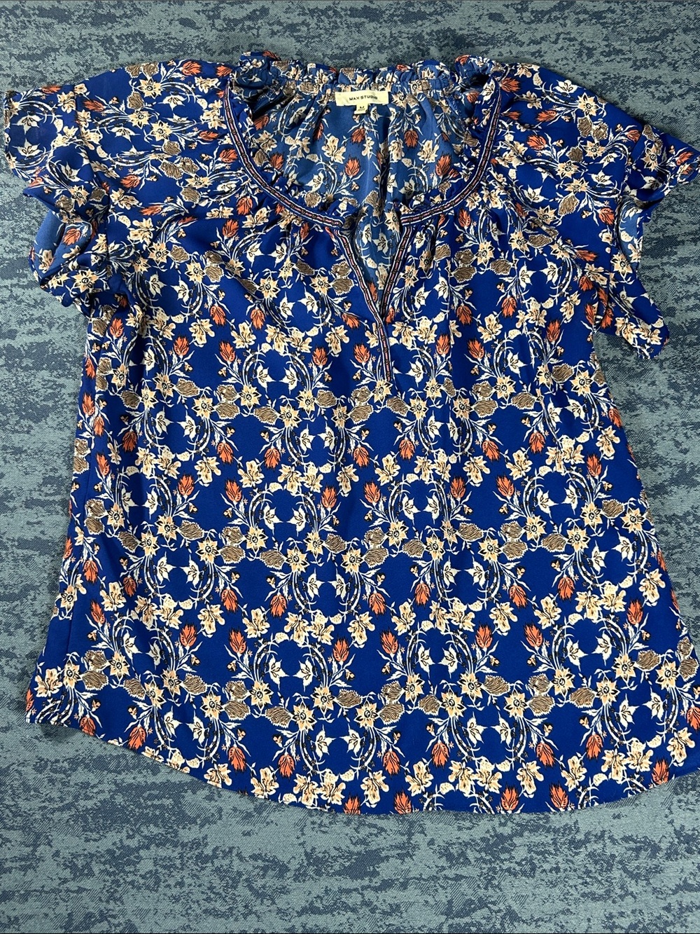Max Studio Blue Floral Split-Neck Short Sleeve Blouse size Medium